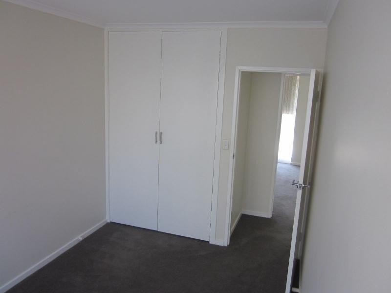 2/45 Balmoral Avenue, Strathmore VIC 3041