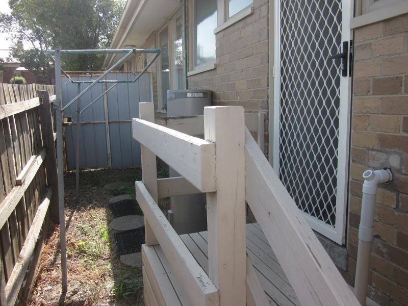 2/45 Balmoral Avenue, Strathmore VIC 3041