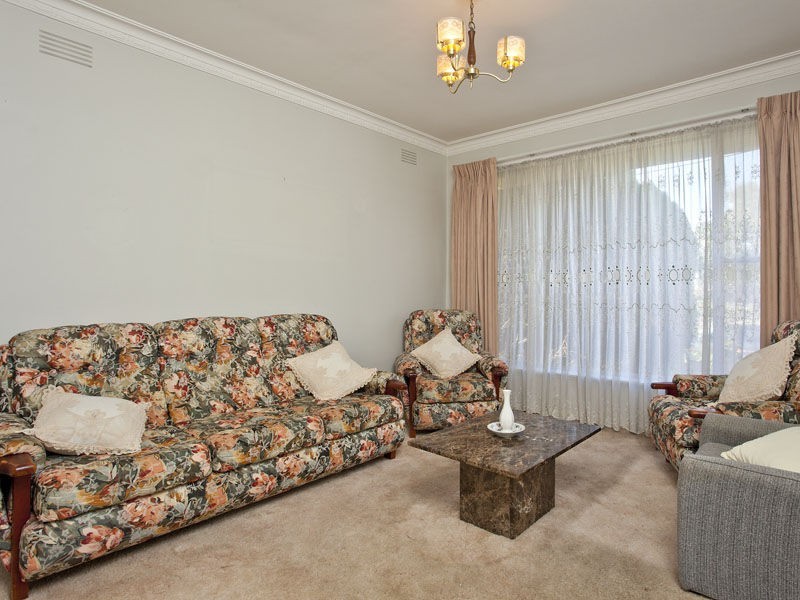 8 Hilbert Road, Airport West VIC 3042