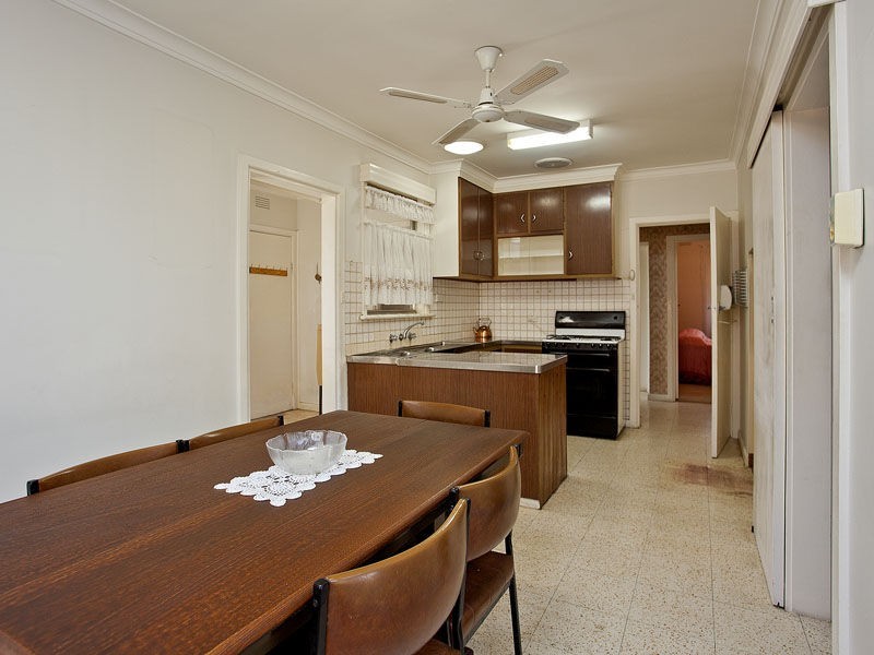 8 Hilbert Road, Airport West VIC 3042