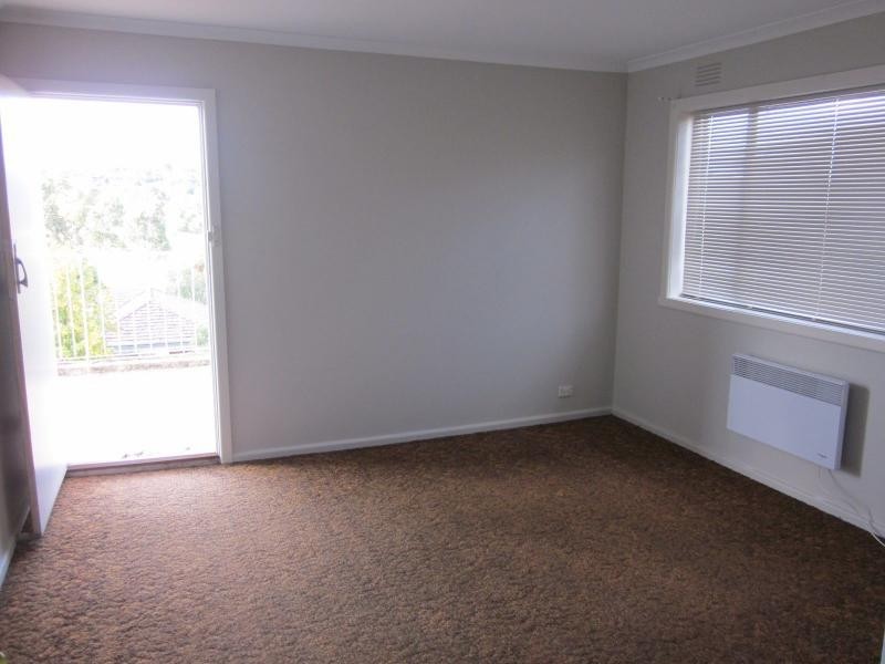 2/30 Lebanon Street, Strathmore VIC 3041