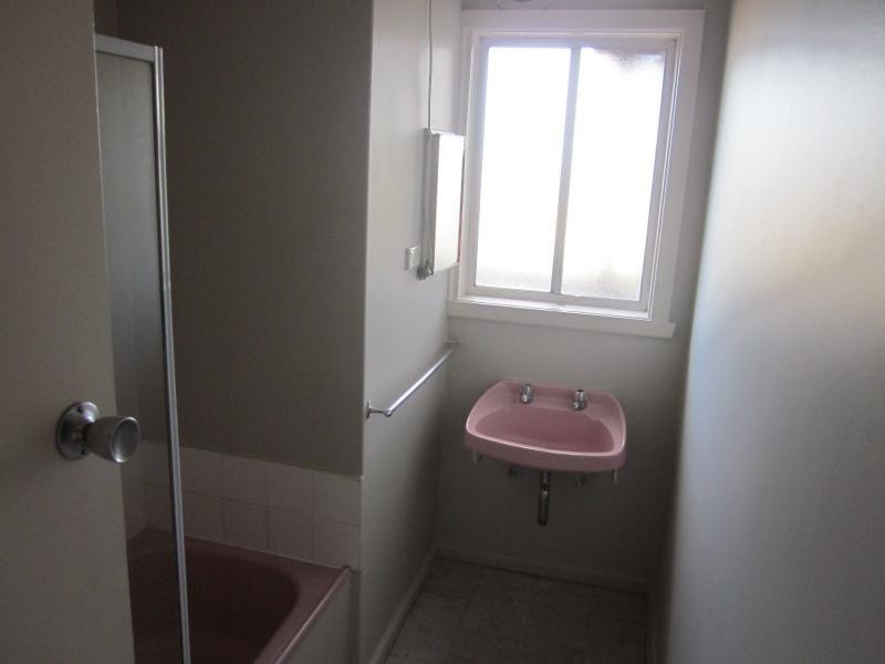 2/30 Lebanon Street, Strathmore VIC 3041