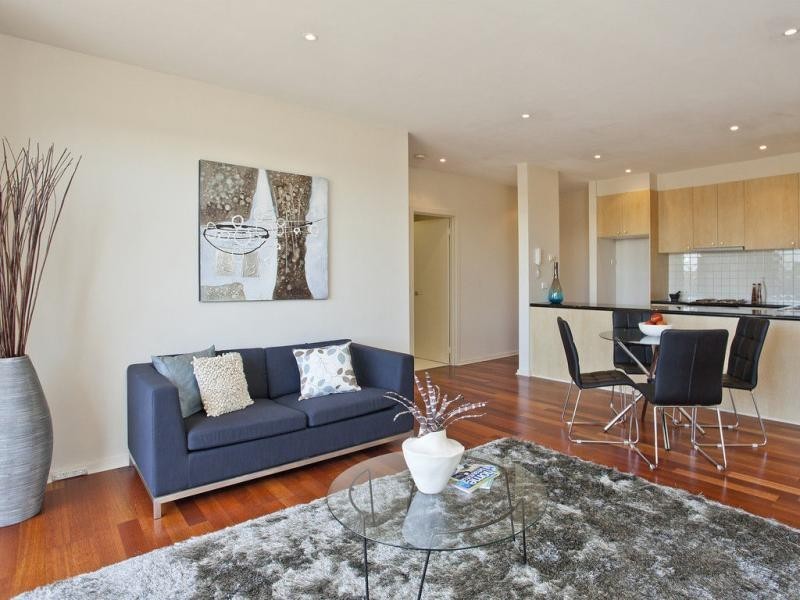 10/2 North Avenue, Strathmore VIC 3041