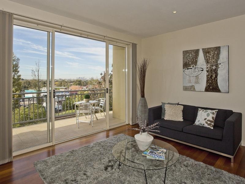 10/2 North Avenue, Strathmore VIC 3041