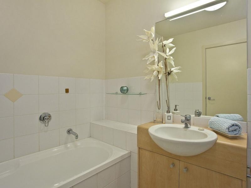 10/2 North Avenue, Strathmore VIC 3041