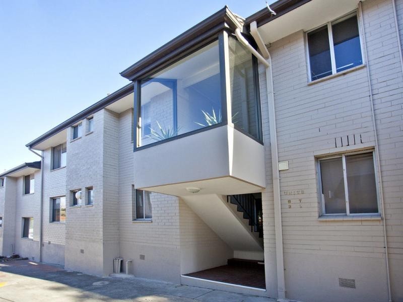 2/15 Royal Avenue, Essendon North VIC 3041