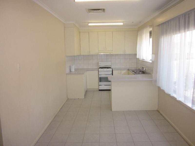 25 De Havilland Road, Strathmore Heights VIC 3041