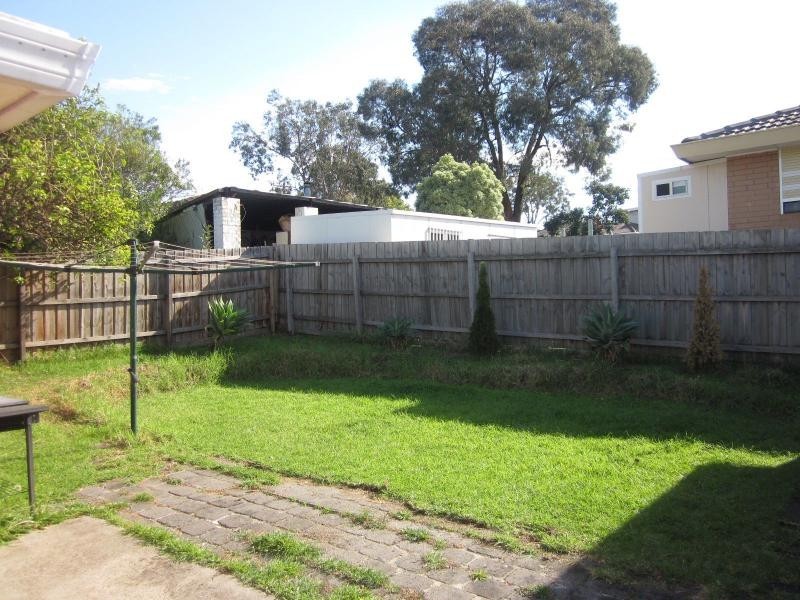 25 De Havilland Road, Strathmore Heights VIC 3041