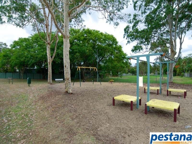 65 Woodlands Drive, Rochedale South QLD 4123