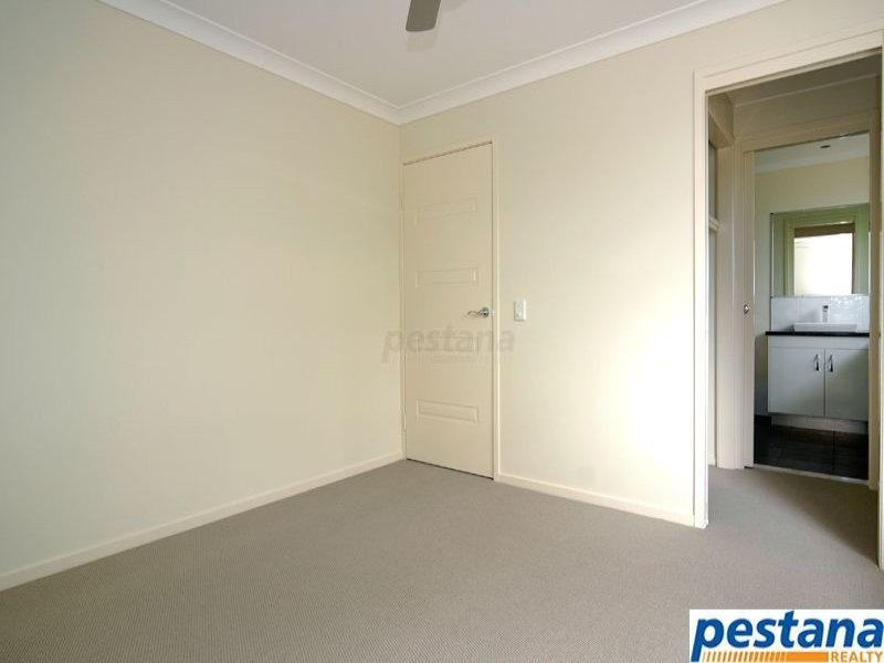 2/14 Whitfield Ave, Springwood QLD 4127