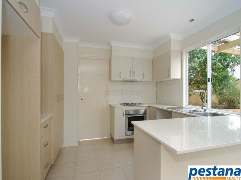 2/14 Whitfield Ave, Springwood QLD 4127