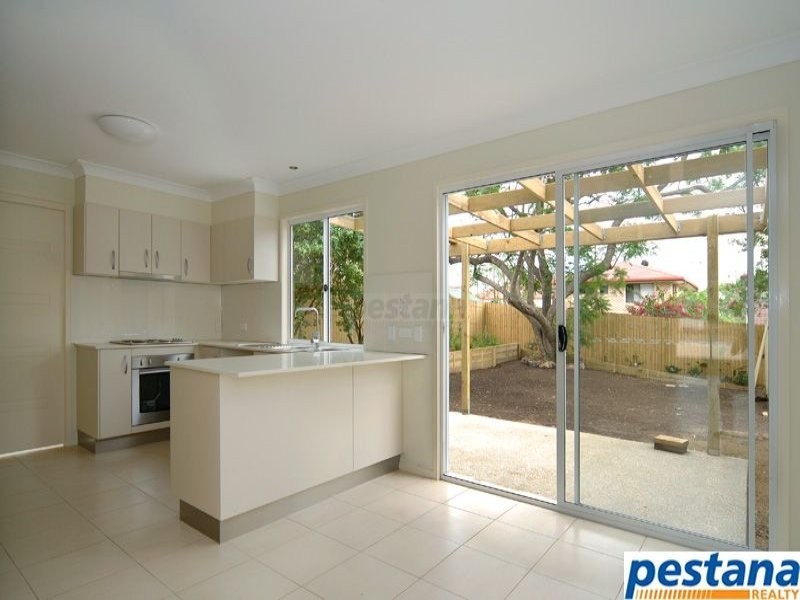 2/14 Whitfield Ave, Springwood QLD 4127