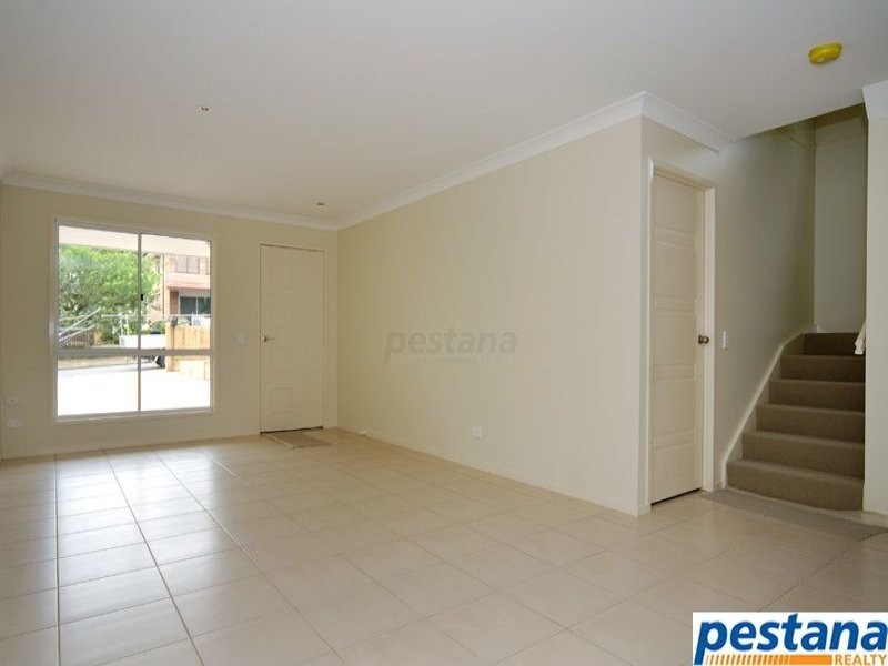 2/14 Whitfield Ave, Springwood QLD 4127