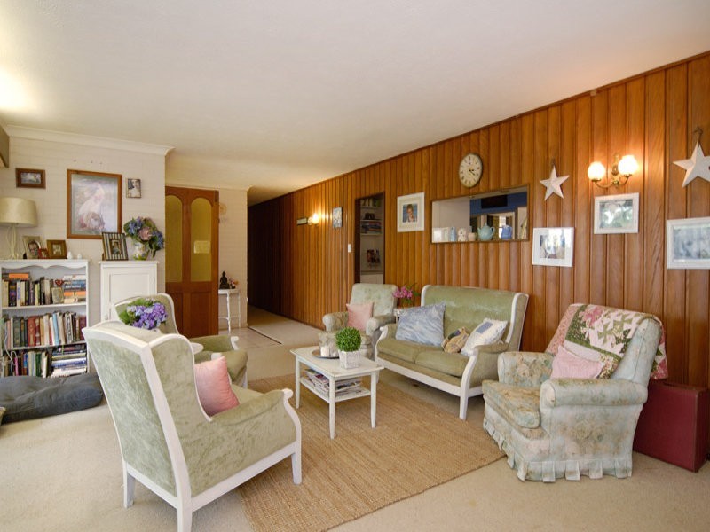 33 Sunningdale Ave, Rochedale South QLD 4123