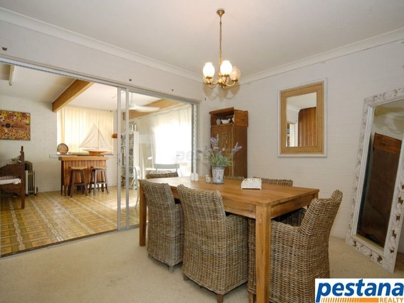 33 Sunningdale Ave, Rochedale South QLD 4123