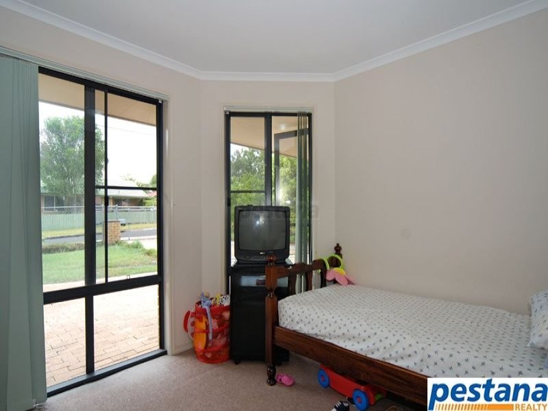 66 Barossa Street, Kingston QLD 4114