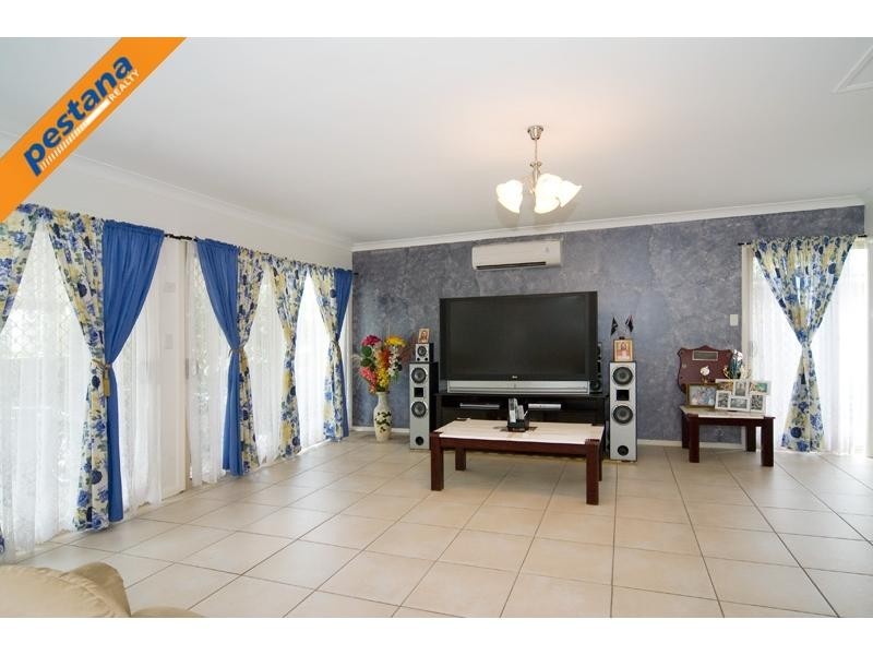 12 Barracuda Court, Kingston QLD 4114