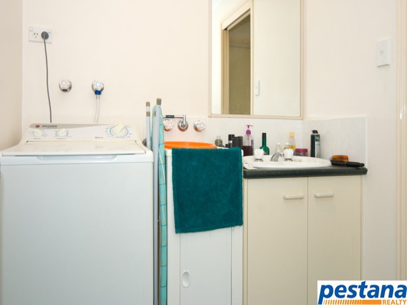 9&12, 8 Page Street, Bethania QLD 4205