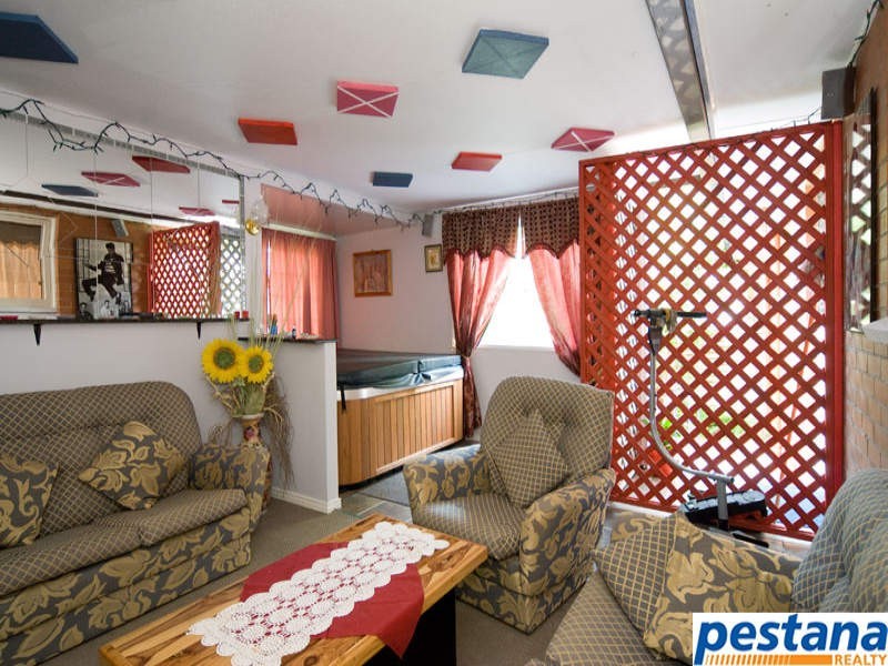 157 Ewing Road, Woodridge QLD 4114