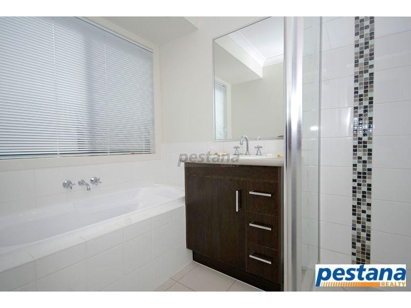 27 Easy Street, Loganholme QLD 4129