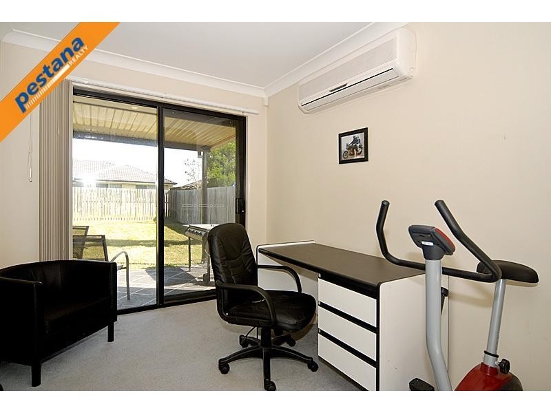 9 Starshine Street, Meadowbrook QLD 4131