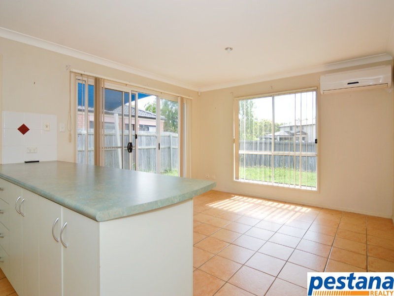 4 Starshine Street, Meadowbrook QLD 4131