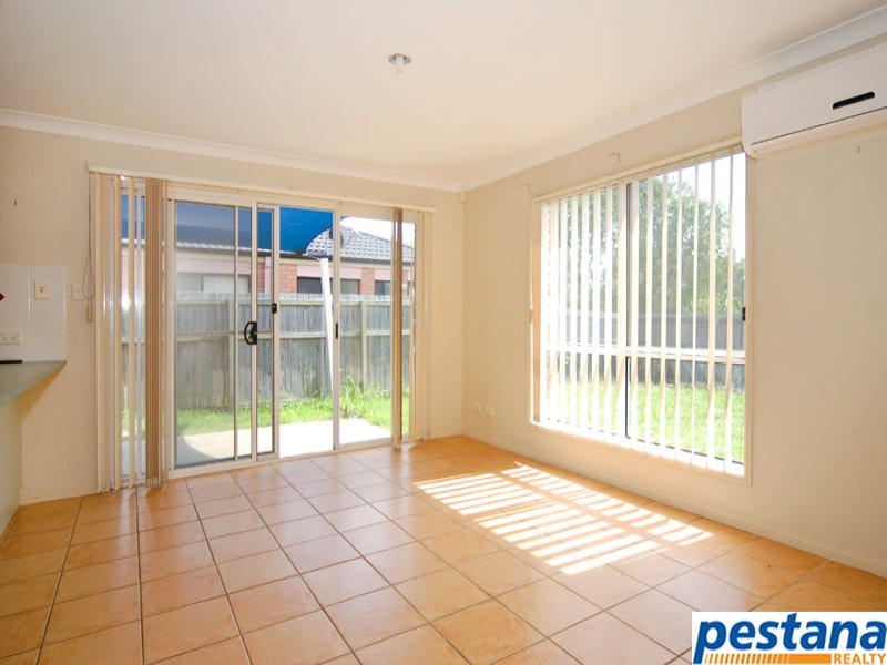 4 Starshine Street, Meadowbrook QLD 4131