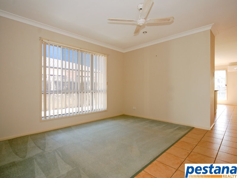 4 Starshine Street, Meadowbrook QLD 4131