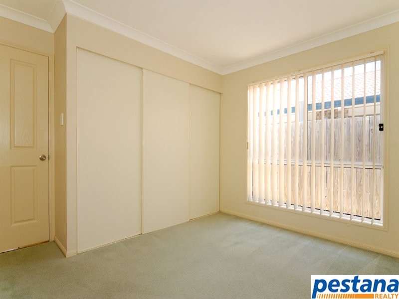 4 Starshine Street, Meadowbrook QLD 4131