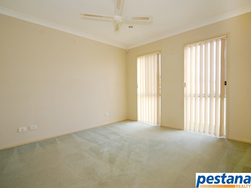 4 Starshine Street, Meadowbrook QLD 4131