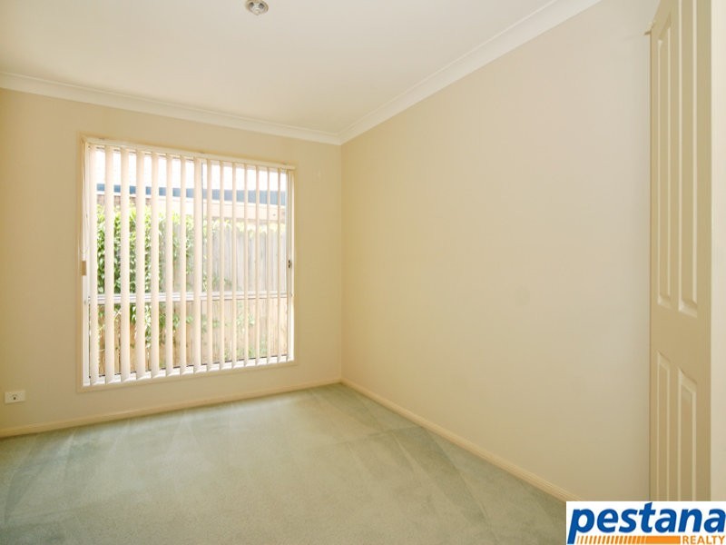 4 Starshine Street, Meadowbrook QLD 4131