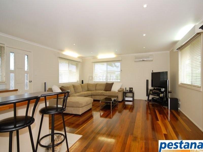 12 Rose Street, Daisy Hill QLD 4127