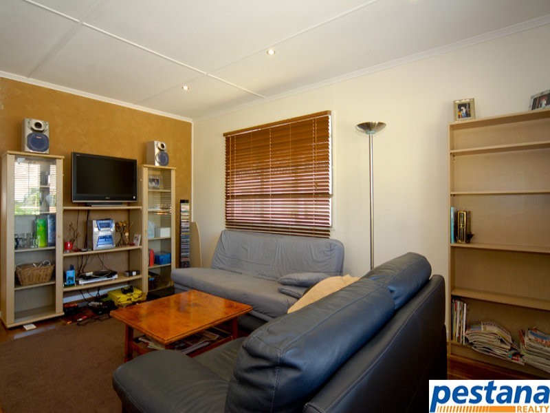12 Frederick Street, Woodridge QLD 4114
