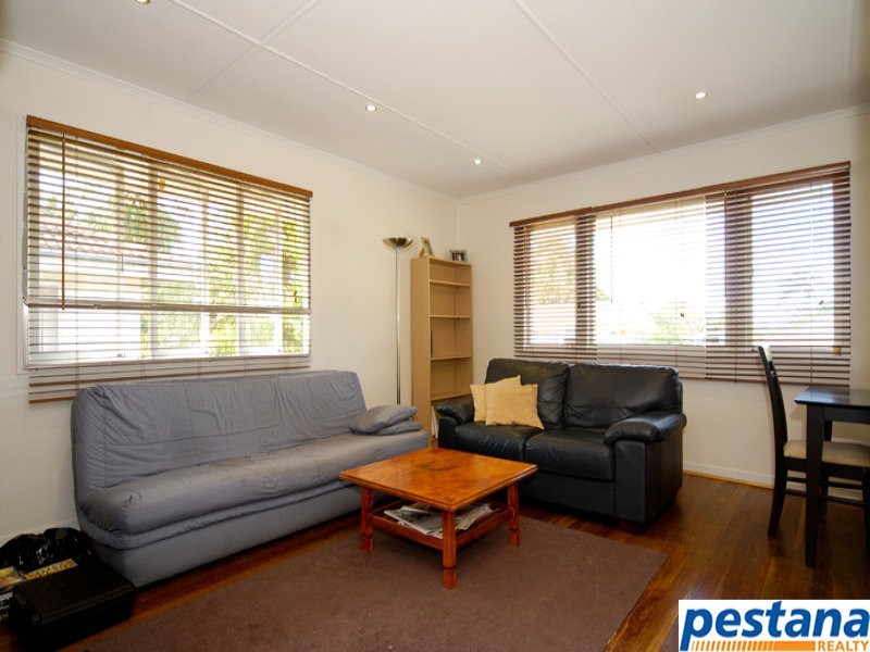 12 Frederick Street, Woodridge QLD 4114