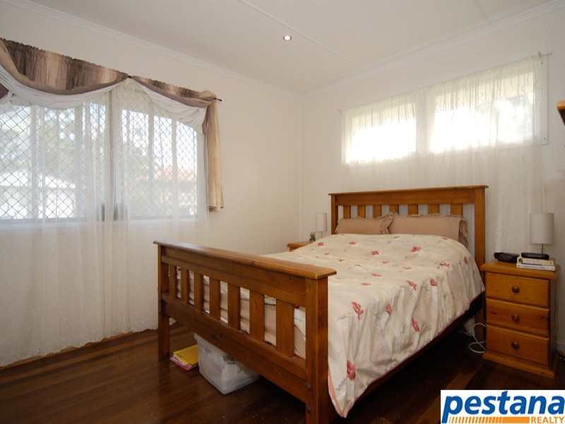 12 Frederick Street, Woodridge QLD 4114