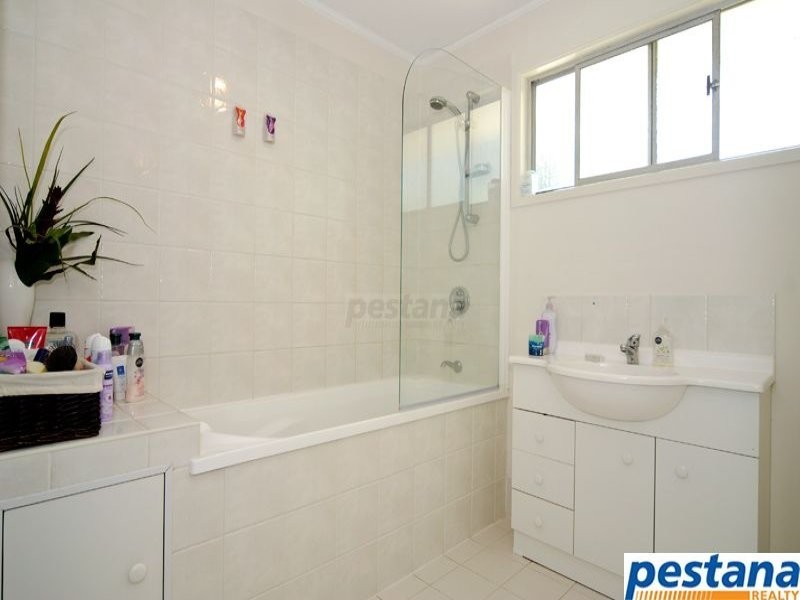 27 Orchid Street, Woodridge QLD 4114