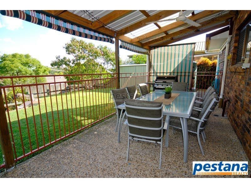 33 Deloraine Drive, Springwood QLD 4127