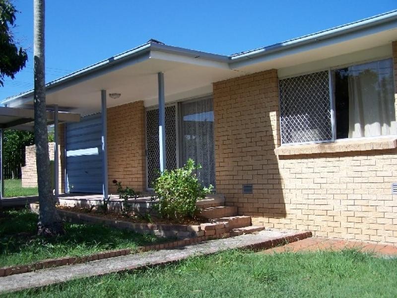 2 Garden Avenue, Woodridge QLD 4114
