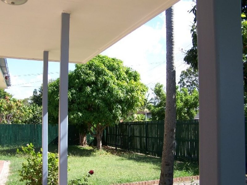 2 Garden Avenue, Woodridge QLD 4114