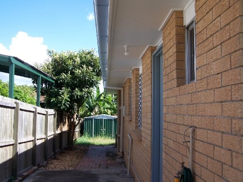 2 Garden Avenue, Woodridge QLD 4114