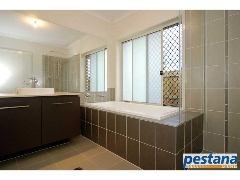 23 Southwalk Esplanade, Underwood QLD 4119