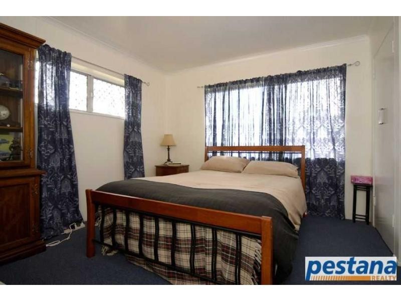 42 Ashton Street, Kingston QLD 4114