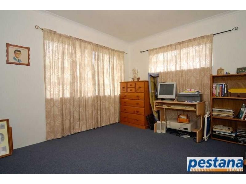 42 Ashton Street, Kingston QLD 4114