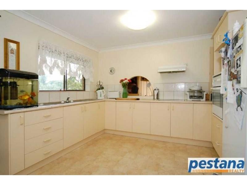 6 Hyacinth Street, Daisy Hill QLD 4127