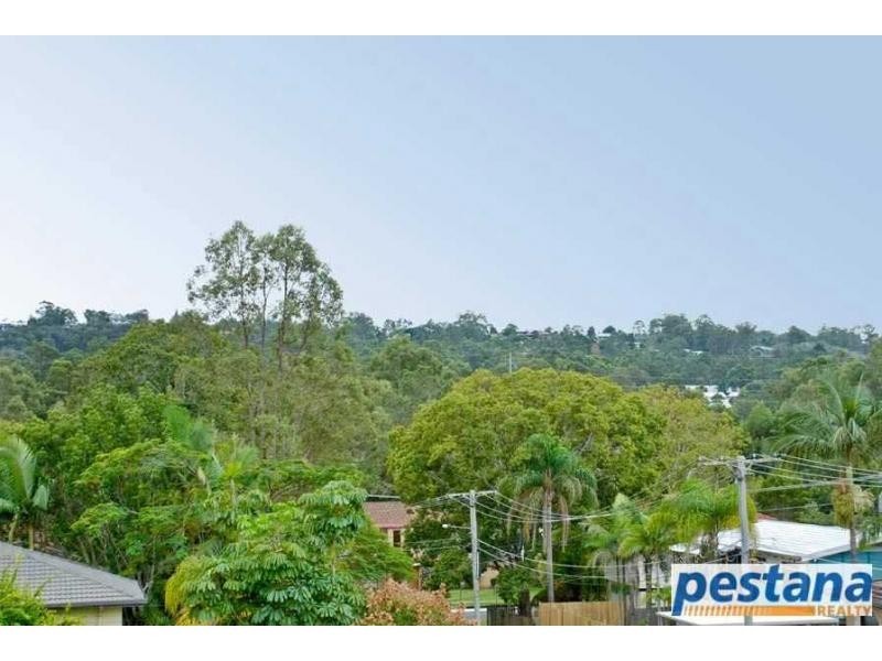 6 Hyacinth Street, Daisy Hill QLD 4127