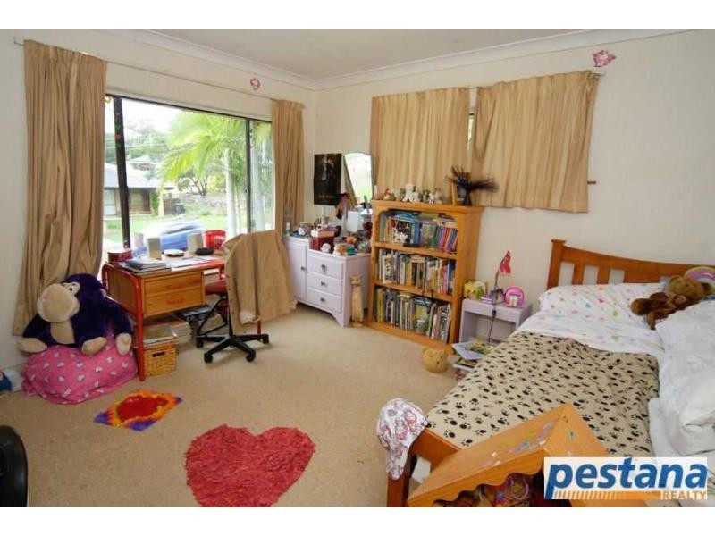 6 Hyacinth Street, Daisy Hill QLD 4127