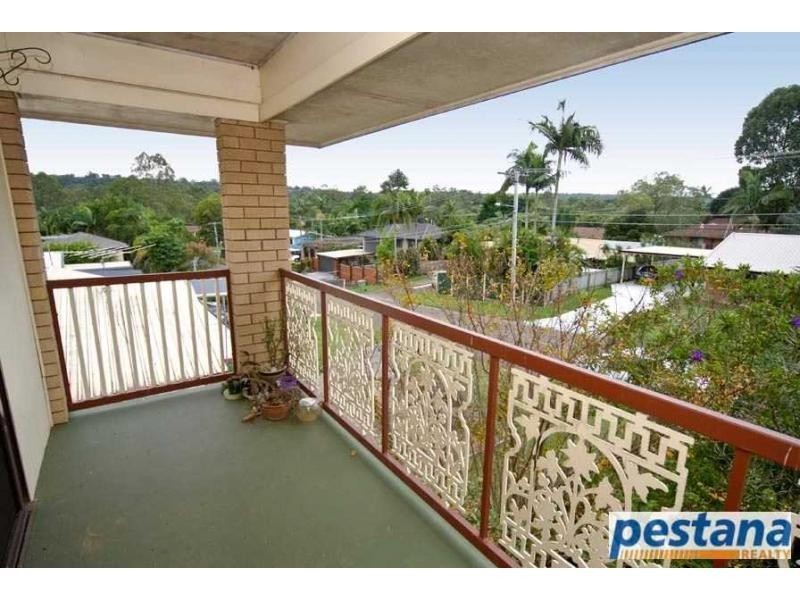 6 Hyacinth Street, Daisy Hill QLD 4127