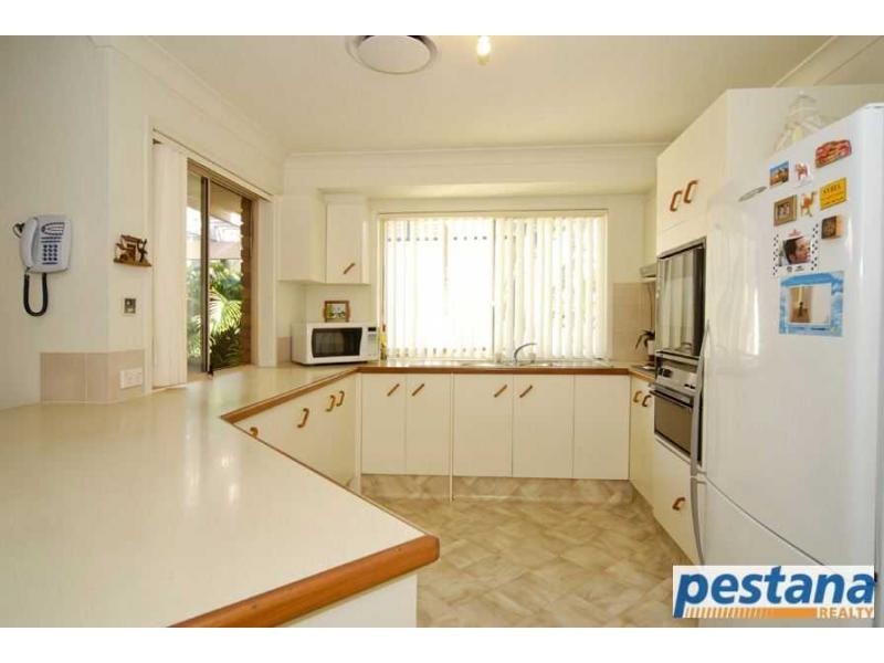 7 Carl Heck Boulevard, Windaroo QLD 4207