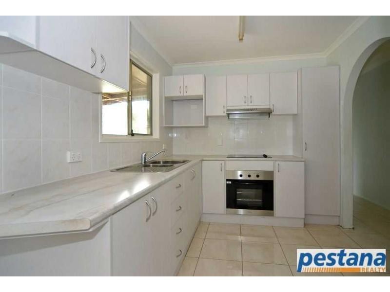 11 Errol Street, Loganlea QLD 4131