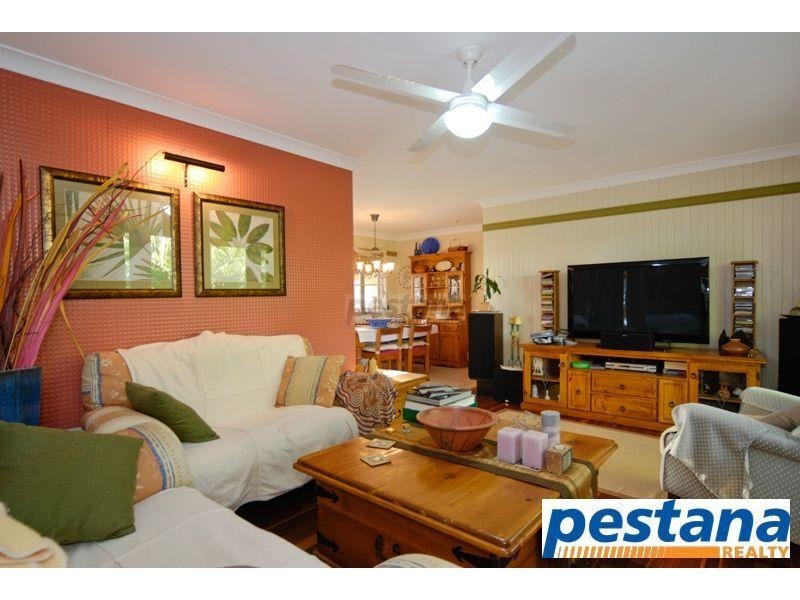 28 Lake Road, Slacks Creek QLD 4127